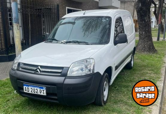 Utilitarios - Citroen Berlingo HDI 92 Business 2018 Diesel 155000Km - En Venta