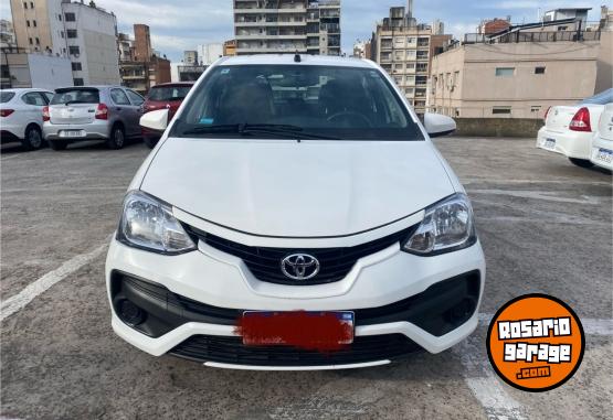 Autos - Toyota Etios X 2023 Nafta 66000Km - En Venta