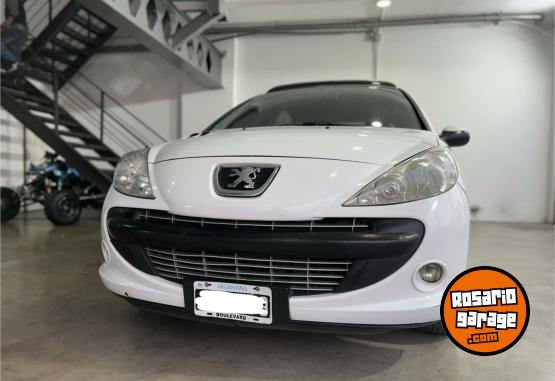 Autos - Peugeot 207 2011 Nafta 100000Km - En Venta