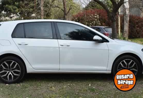 Autos - Volkswagen GOLF. 2017 Nafta 140000Km - En Venta