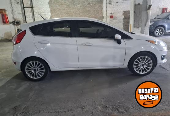 Autos - Ford Fiesta Kinetic Titanium 2014 Nafta 60000Km - En Venta