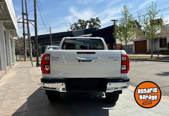 Camionetas - Toyota HILUX D/C 2.8 A/T SRV 4x4 2024 Diesel 0Km - En Venta