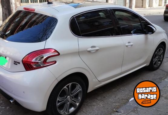 Autos - Peugeot 208 2015 Nafta 82000Km - En Venta