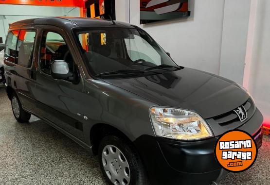 Utilitarios - Peugeot Partner Patagonica HDI 2018 Nafta 51000Km - En Venta