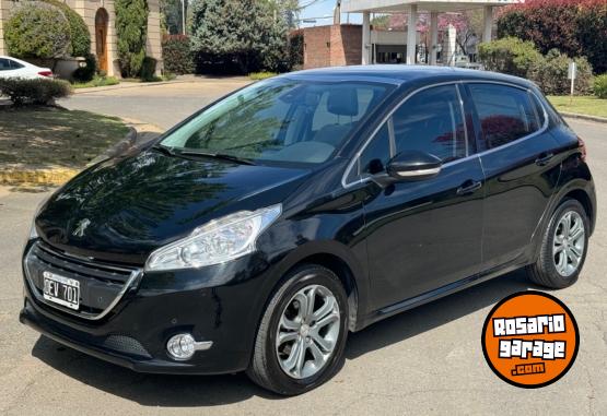 Autos - Peugeot 208 2014 Nafta 92000Km - En Venta