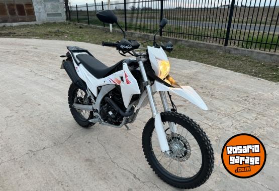 Motos - Guerrero GXR 250 2023 Nafta 2400Km - En Venta