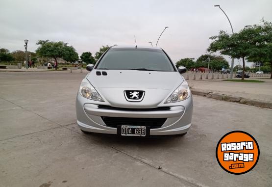 Autos - Peugeot 207 2014 Nafta 70000Km - En Venta