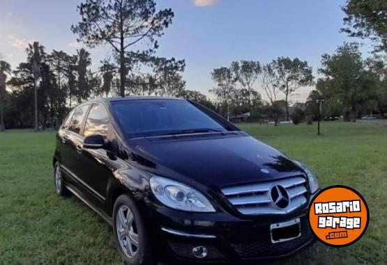 Autos - Mercedes Benz B 180 2010 Nafta 142000Km - En Venta