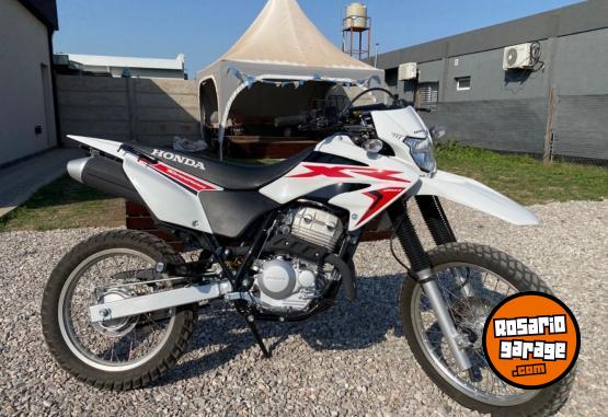 Motos - Honda Tornado 250 2024 Nafta 3500Km - En Venta