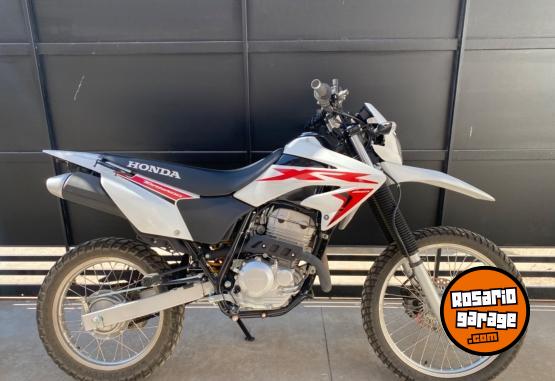 Motos - Honda Tornado 250 2024 Nafta 4800Km - En Venta