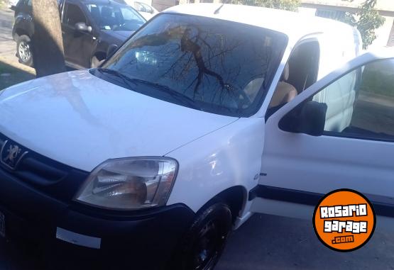 Utilitarios - Peugeot partner 2012 Diesel 160000Km - En Venta