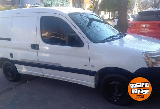 Utilitarios - Peugeot partner 2012 Diesel 160000Km - En Venta