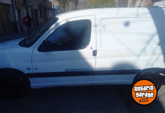 Utilitarios - Peugeot partner 2012 Diesel 160000Km - En Venta