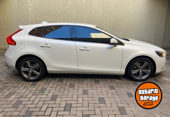 Autos - Volvo V40 Momentum 2.0 2017 Nafta 105000Km - En Venta