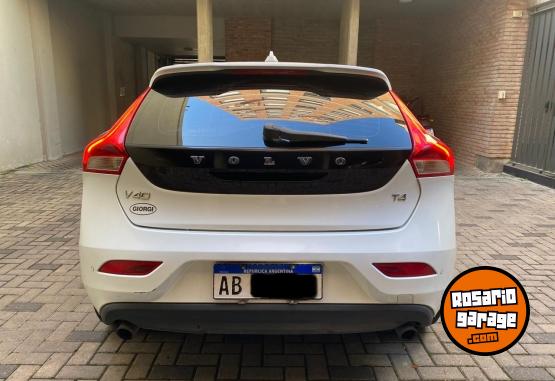 Autos - Volvo V40 Momentum 2.0 2017 Nafta 105000Km - En Venta