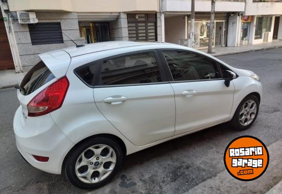 Autos - Ford Fiestan Kinetic 2013 Nafta 86000Km - En Venta