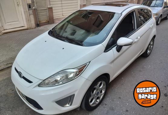 Autos - Ford Fiestan Kinetic 2013 Nafta 86000Km - En Venta