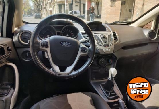 Autos - Ford Fiestan Kinetic 2013 Nafta 86000Km - En Venta