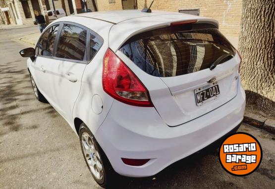 Autos - Ford Fiestan Kinetic 2013 Nafta 86000Km - En Venta