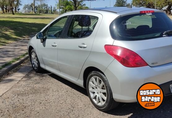 Autos - Peugeot 308 Allure Nav 2014 Nafta 94000Km - En Venta