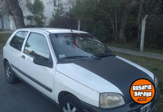 Autos - Renault Clio 1999 Diesel 150000Km - En Venta