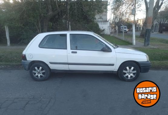 Autos - Renault Clio 1999 Diesel 150000Km - En Venta