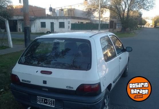 Autos - Renault Clio 1999 Diesel 150000Km - En Venta