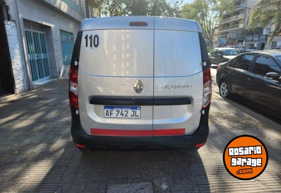 Utilitarios - Renault Kangoo 1.6 2023 Nafta 23000Km - En Venta