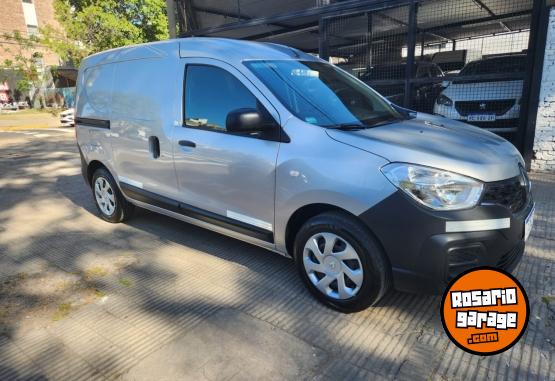 Utilitarios - Renault Kangoo 1.6 2023 Nafta 23000Km - En Venta