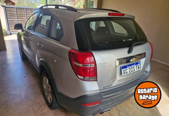 Camionetas - Chevrolet Captiva 2018 Nafta 75300Km - En Venta