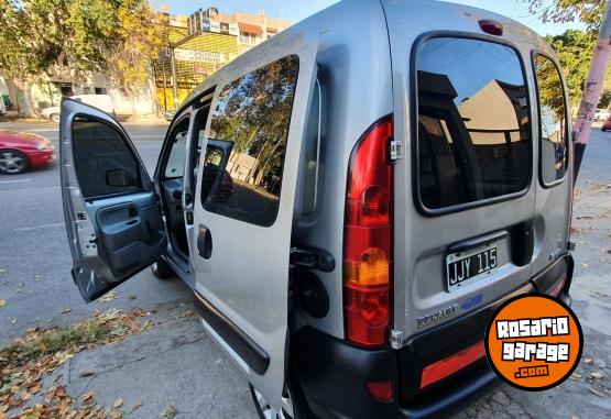 Utilitarios - Renault Furgon mixto 5 asientos 2010 Diesel 137100Km - En Venta