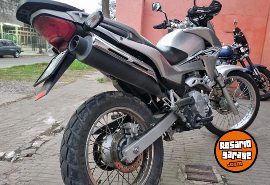 Motos - Honda Falcon 400 tornado 2015 Nafta 20000Km - En Venta