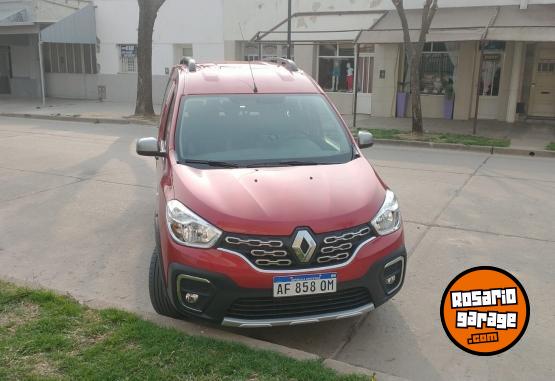 Utilitarios - Renault Kangoo Stepway 2023 Nafta 25000Km - En Venta