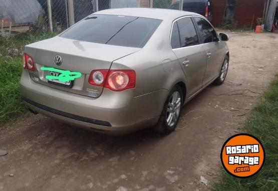 Autos - Volkswagen VENTO AVANCE 2009 Nafta 285000Km - En Venta