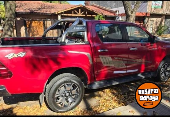 Camionetas - Toyota Hilux 4x4 D/C SRX 2.8 TDI 2019 Diesel 118000Km - En Venta