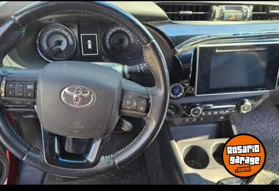 Camionetas - Toyota Hilux 4x4 D/C SRX 2.8 TDI 2019 Diesel 118000Km - En Venta