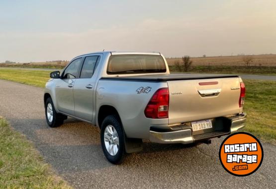 Camionetas - Toyota Hilux SR 2018 Diesel 230000Km - En Venta