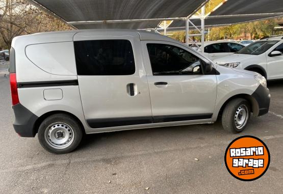 Utilitarios - Renault Kangoo  Express Confort 2020 Nafta 56000Km - En Venta