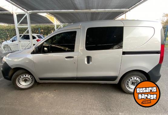 Utilitarios - Renault Kangoo  Express Confort 2020 Nafta 56000Km - En Venta