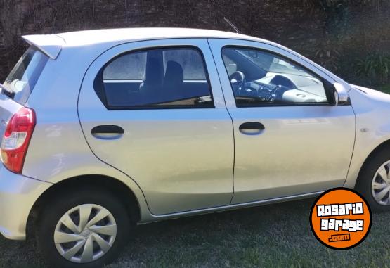 Autos - Toyota ETIOS 2023 Nafta 13800Km - En Venta