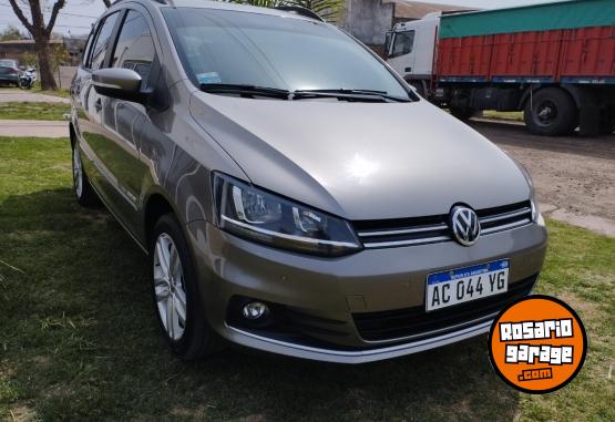 Autos - Volkswagen SURAN HIGLINE MSI 16 V 2017 Nafta 52000Km - En Venta