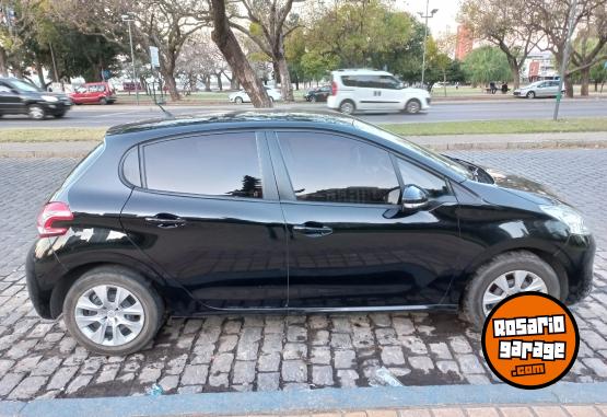 Autos - Peugeot 208 2013 Nafta 170000Km - En Venta