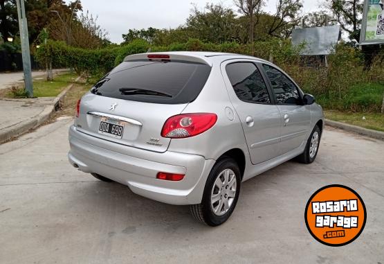 Autos - Peugeot 207 2014 Nafta 70000Km - En Venta