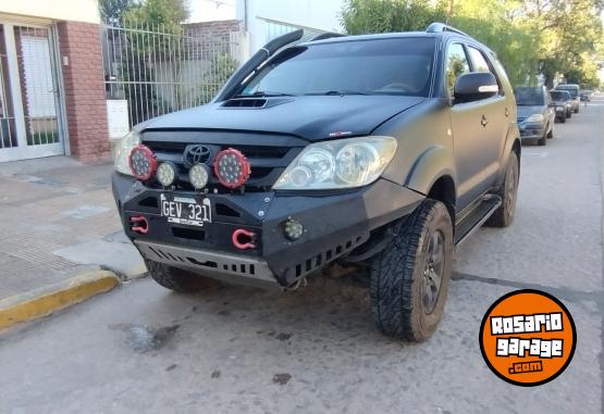 Camionetas - Toyota HILUX SW4 4x4 SRV 3.0TDI 2007 Diesel 261000Km - En Venta