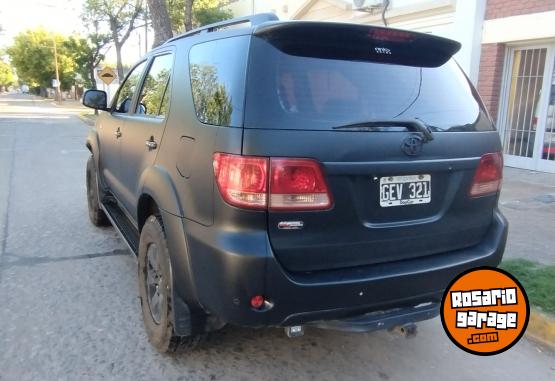 Camionetas - Toyota HILUX SW4 4x4 SRV 3.0TDI 2007 Diesel 261000Km - En Venta