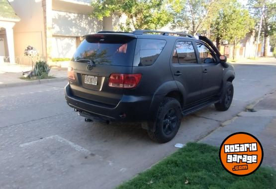 Camionetas - Toyota HILUX SW4 4x4 SRV 3.0TDI 2007 Diesel 261000Km - En Venta