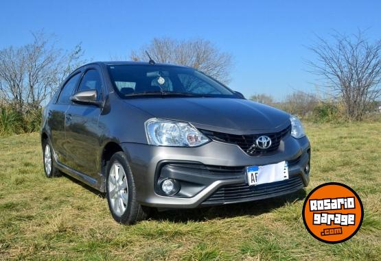 Autos - Toyota Etios 2017 Nafta 110000Km - En Venta