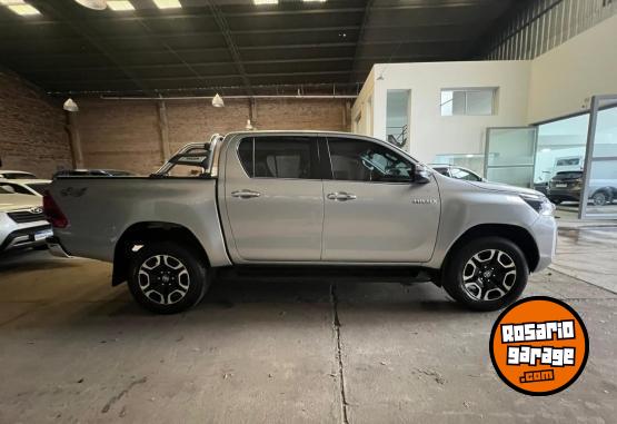 Camionetas - Toyota HILUX 2.8TDI C/D 4X4 2021 Diesel 150000Km - En Venta