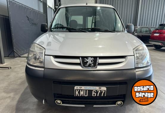 Utilitarios - Peugeot PARTNER FURGON 1.4 NAFTA 2011 Nafta 121244Km - En Venta