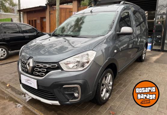 Utilitarios - Renault Kangoo Stepway 2022 Nafta  - En Venta